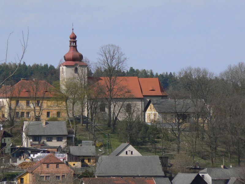 Soubor:Kostel Polen.jpg