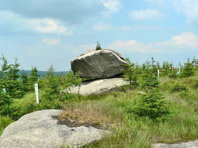 Soubor:Rocking Stone.JPG