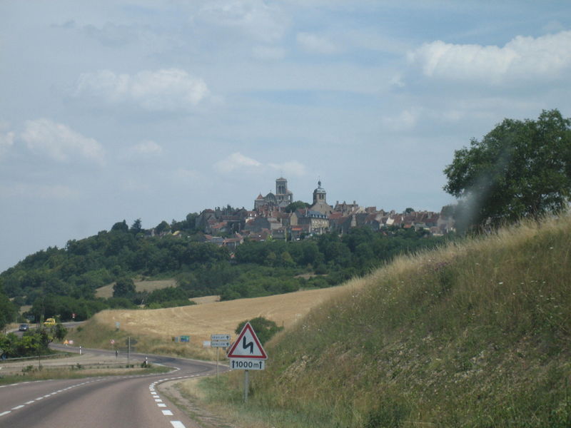 Soubor:Vezelay roadview.jpg