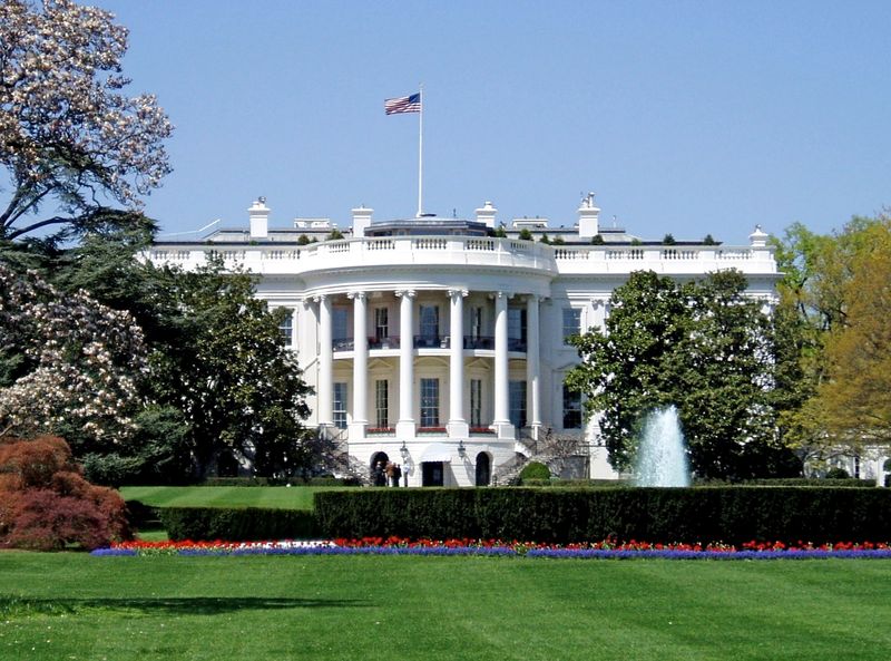 Soubor:WhiteHouseSouthFacade.JPG