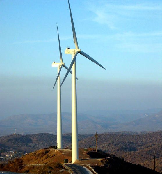 Soubor:Guantanamo Bay windmills.jpg