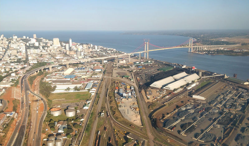 Soubor:Maputo–Katembe bridge from the norther shore; July 2018.jpg