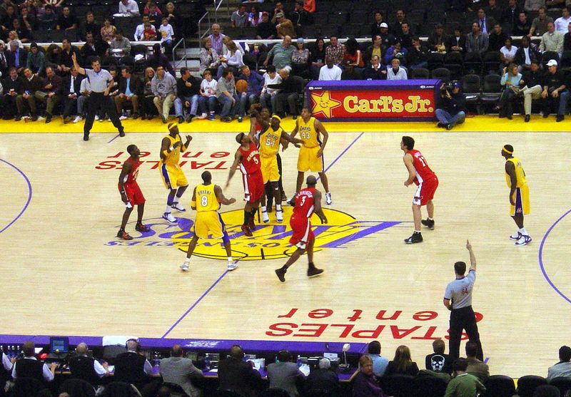 Soubor:Lakers vs Hawks.jpg