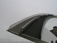 Gateshead Millennium Bridge - geograph.org.uk - 1199738.jpg
