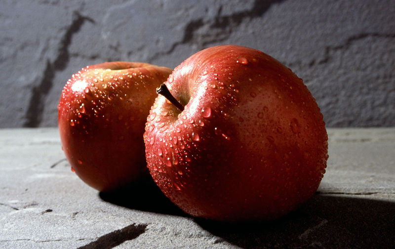 Soubor:Fuji apple.jpg