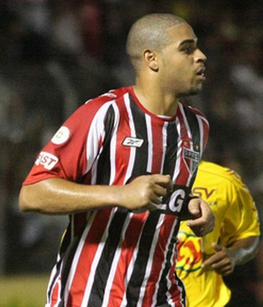 Soubor:Adriano saopaulo.jpg