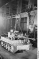 Bundesarchiv Bild 101I-635-3965-05, Panzerfabrik in Deutschland.jpg