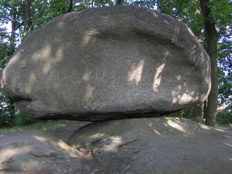 Soubor:Kadov-rocking stone3.JPG