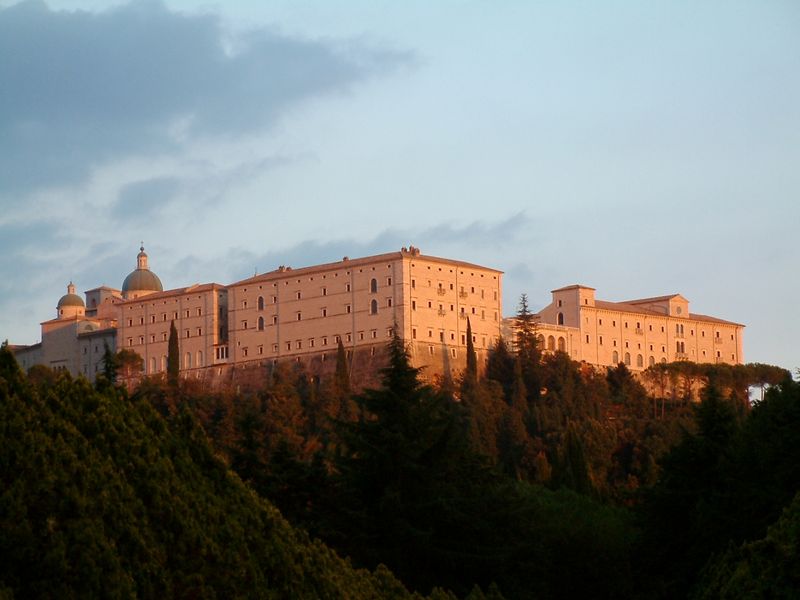 Soubor:Monte Cassino Opactwo 1.JPG