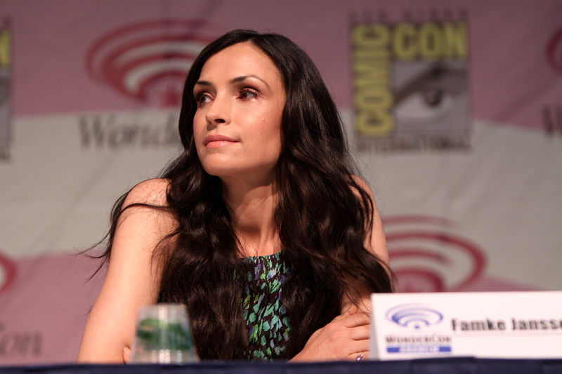 Soubor:Famke-Jansen-WonderCon 2013-1-Flickr.jpg