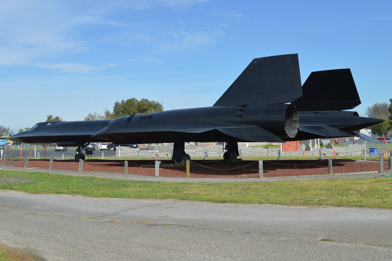 Soubor:Lockheed SR-71A Blackbird-020-AWFlickr.jpg