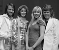 ABBA - TopPop 1974 5.png