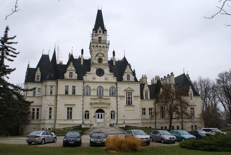 Soubor:Budmerice castle.JPG