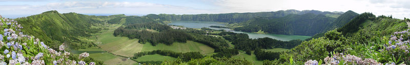 Soubor:Sete Cidades (panorama).JPG