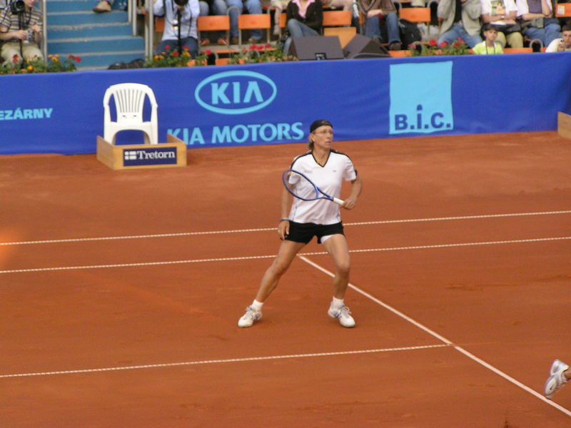 Soubor:MNavratilova-BStrycova-ECM-2006-39.jpg