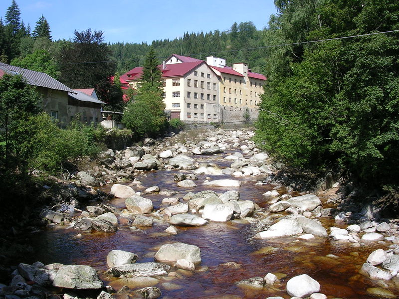 Soubor:Jizera v Dolním Kořenově.jpg