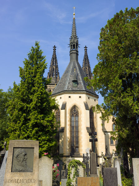 Soubor:Czech-2013-Prague-Vyšehrad-Saints Peter and Paul.JPG