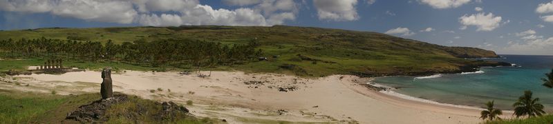 Soubor:Pano Anakena beach.jpg