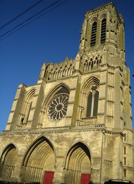 Soubor:Soissons-cathedrale-facade.jpg