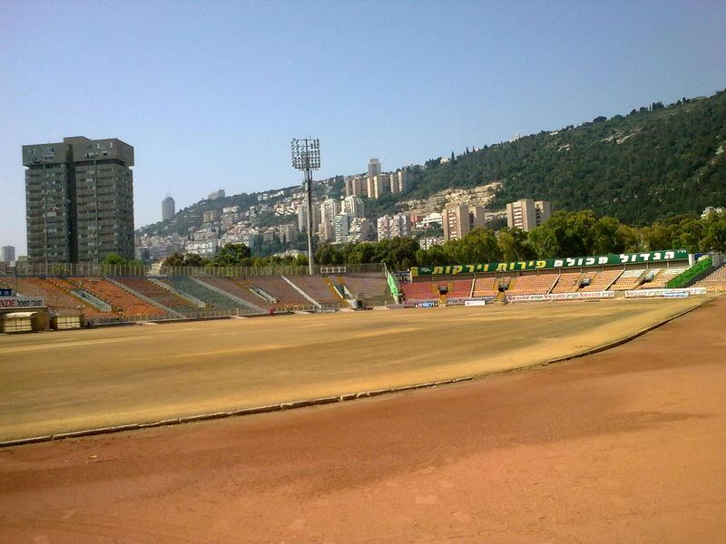 Soubor:Kiryat Eliezer Stadium07.jpg