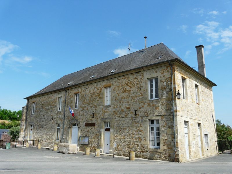 Soubor:Azerat mairie.JPG