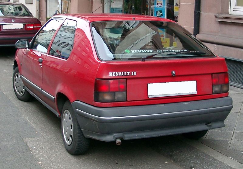 Soubor:Renault 19 rear 20080108.jpg