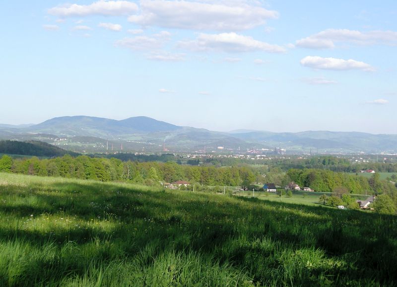 Soubor:Vělopolí pohled k Třinci.JPG