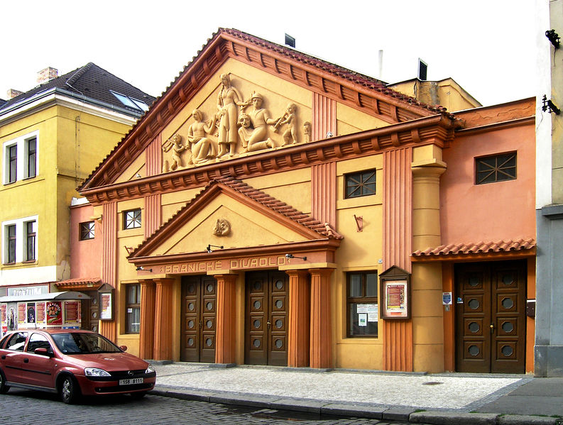 Soubor:Braník theatre, Prague.jpg