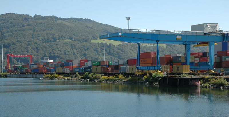 Soubor:Containerhafen Linz.jpg