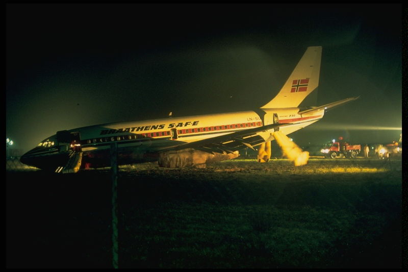 Soubor:LN-SUD Kjevik 1977-10-31.JPG