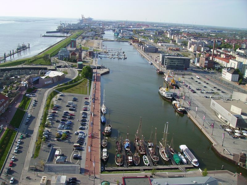 Soubor:Neuer Hafen Bremerhaven.jpg