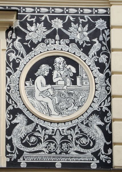 Soubor:Kladno sgraffito pharmaciens.JPG