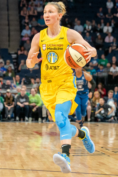 Soubor:2 Courtney Vandersloot (cropped2).jpg