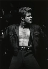 George Michael během světového turné roku 1988