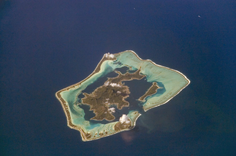 Soubor:NASA-BoraBora.jpg