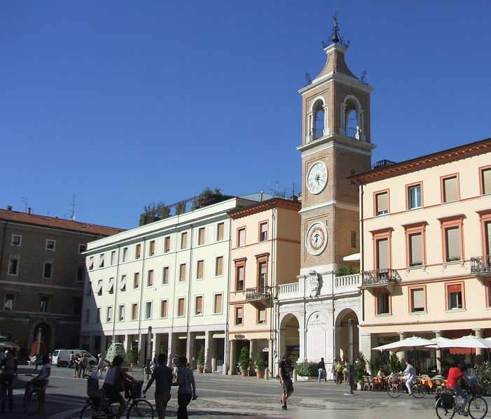 Soubor:Rimini Piazza Tre Martiri.JPG