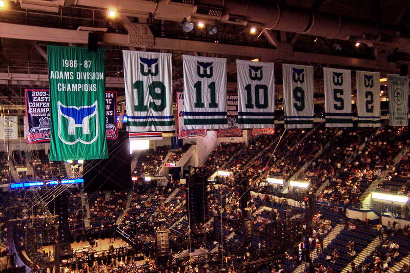 Soubor:HartfordWhalersBanners.jpg