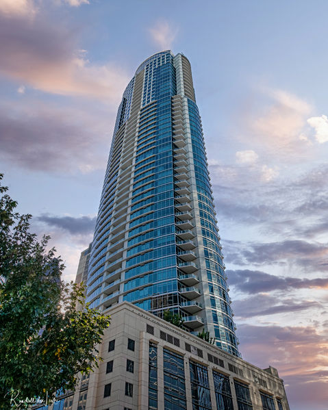 Soubor:The Austonian, Austin, Texas-RLFlickr.jpg